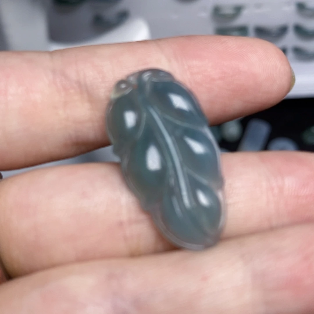 翡翠未镶嵌颈饰1