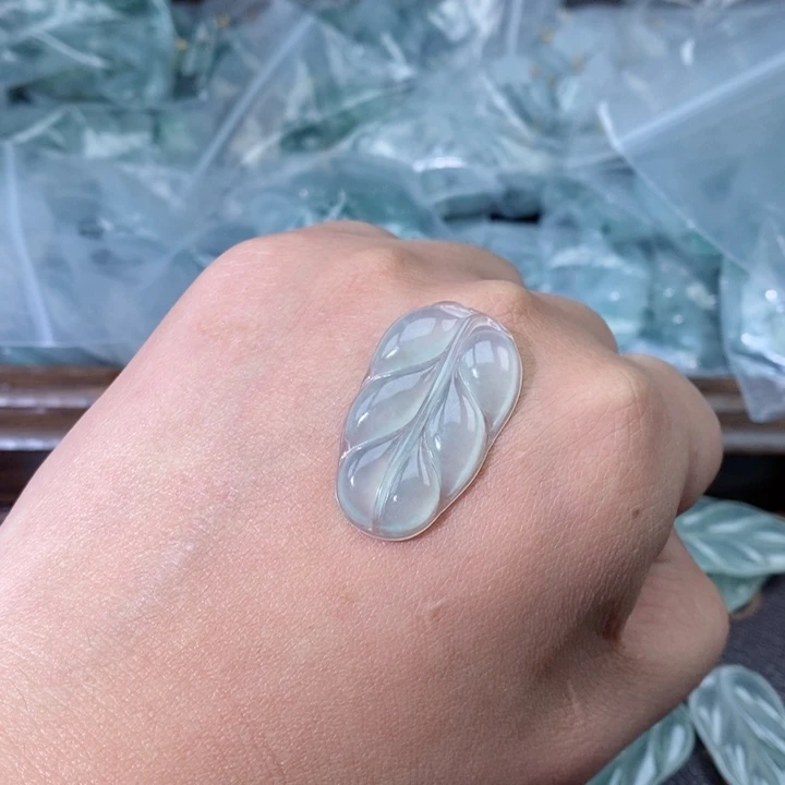 颈饰未镶嵌翡翠123119