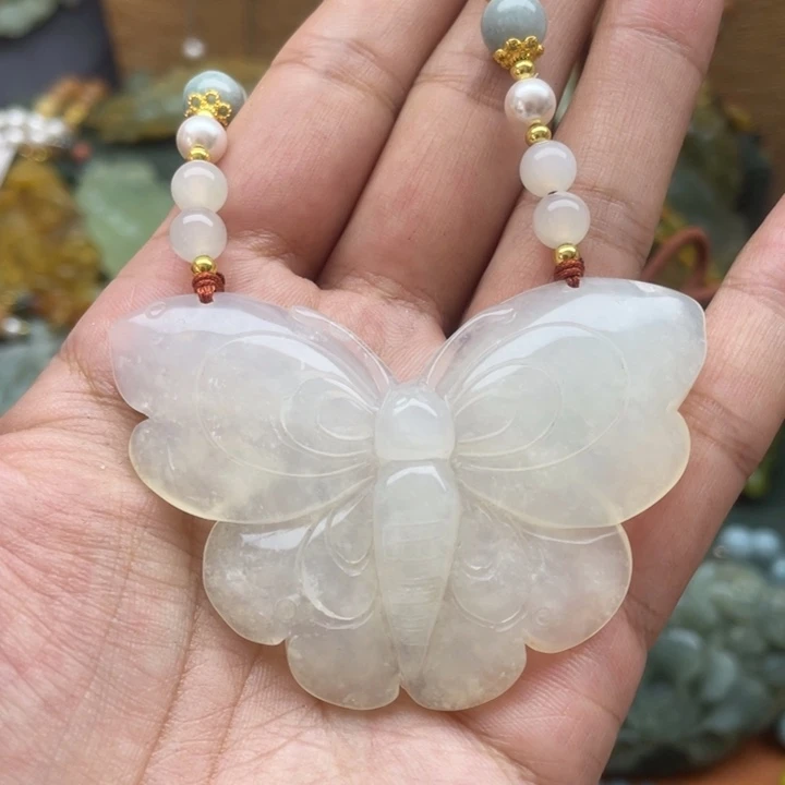 蛇纹石玉吊坠合金