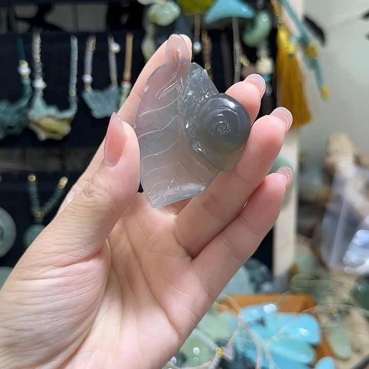 合金蛇纹石玉颈饰蜗牛