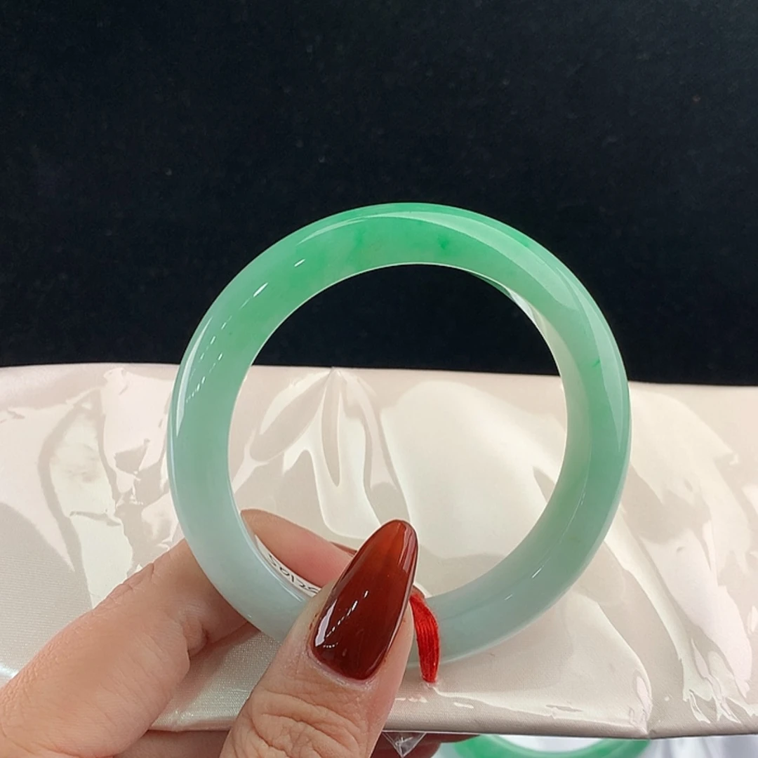 【闪购商品】未镶嵌手镯翡翠正58