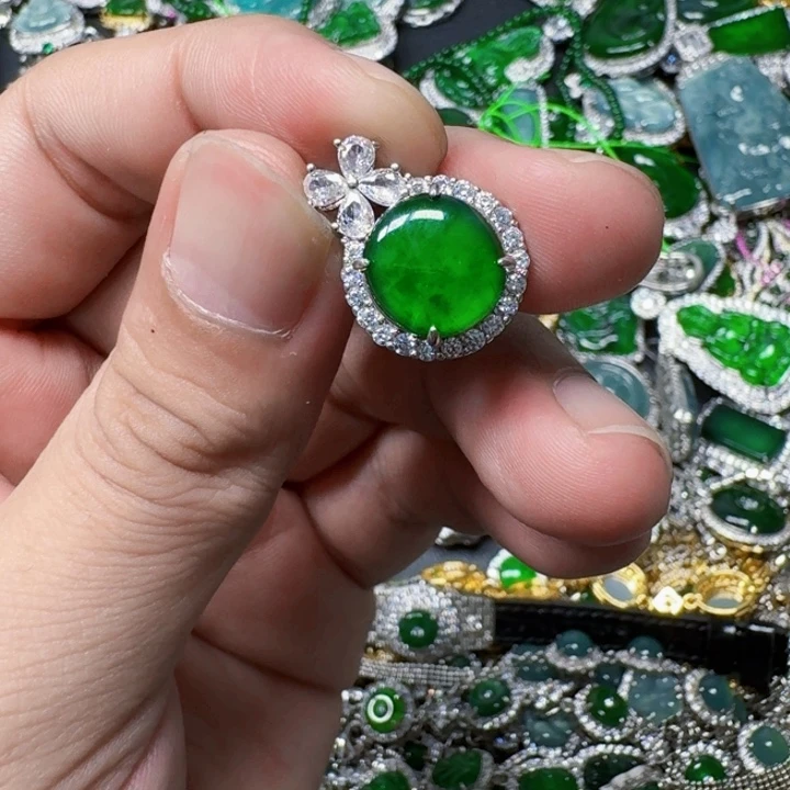 翡翠未镶嵌颈饰天然A货翡翠放漏