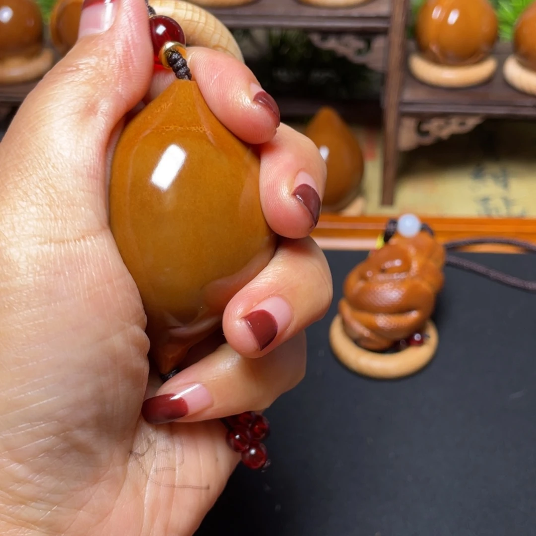 橄榄核吊坠一线天42穿配