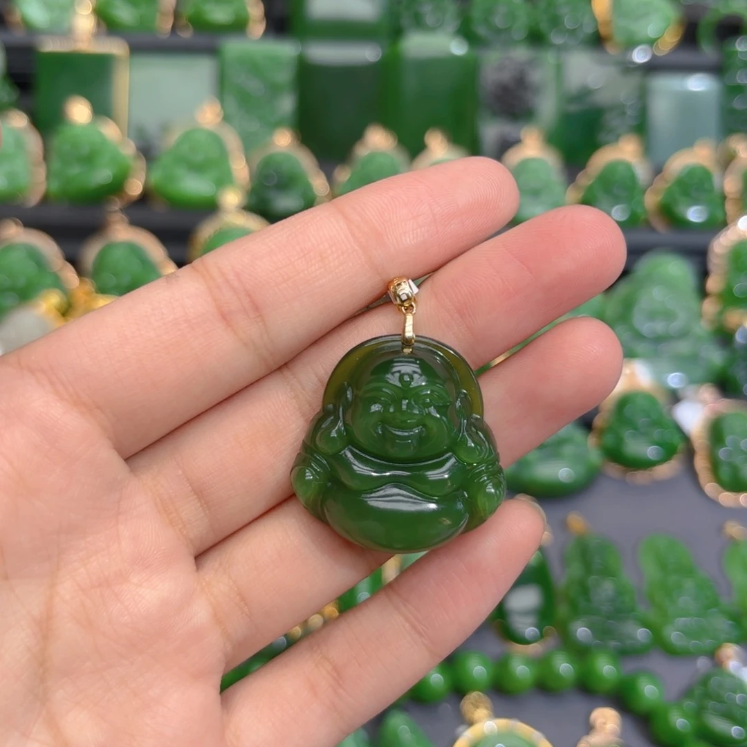 颈饰18K金镶嵌和田玉（碧玉）