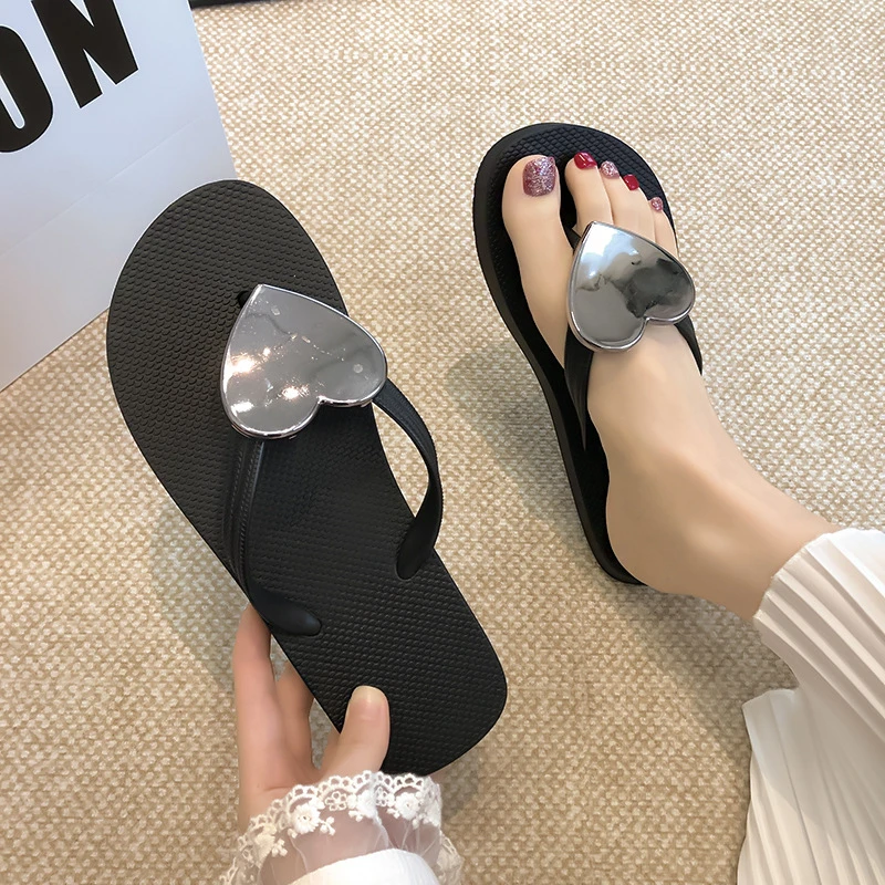 外穿耐磨防滑防臭夏季沙滩风平底情侣人字拖女新款软底沙滩凉拖鞋