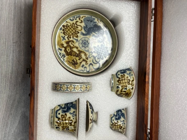 景德镇茶具釉里金狮子滚绣球五件套