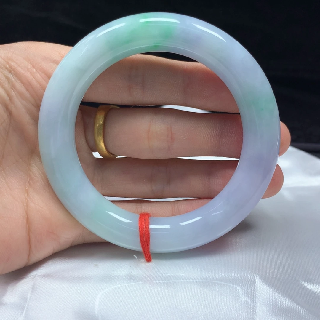 翡翠未镶嵌手镯（圆镯）55.6