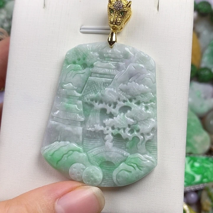 翡翠未镶嵌吊坠(赠链)