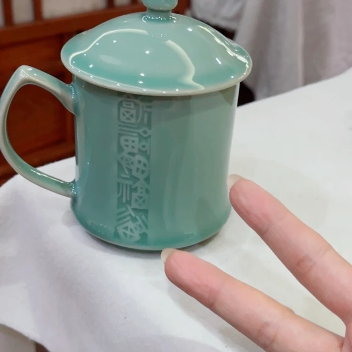 青瓷哈哈哈哈哈哈哈