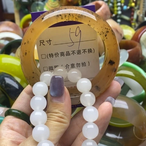未镶嵌手镯石英质玉