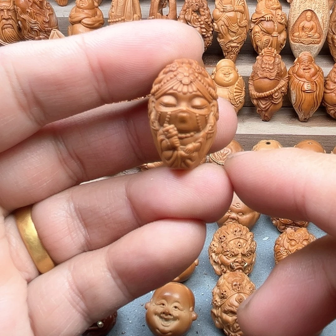 橄榄核吊坠17楼兰美女