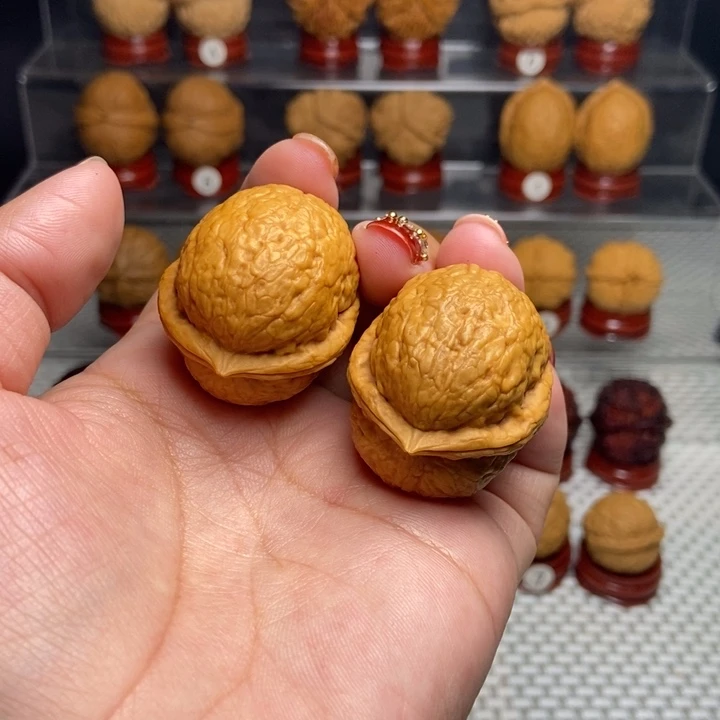 文玩核桃把件粗筋大屁桃16