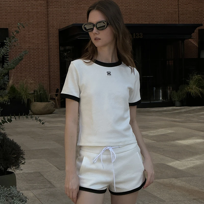 ANTIFORM黑白撞色拼边刺绣短袖辣妹复古圆领刺绣经典T恤女夏季