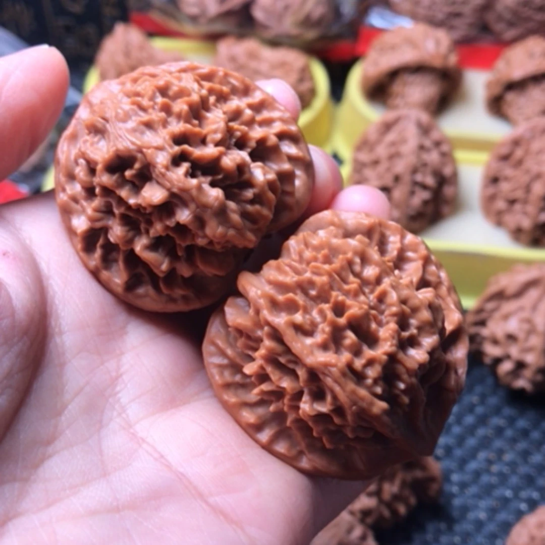 【闪购商品】皇冠尺寸43