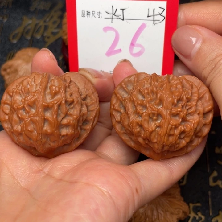 吊坠桃核文玩了吗