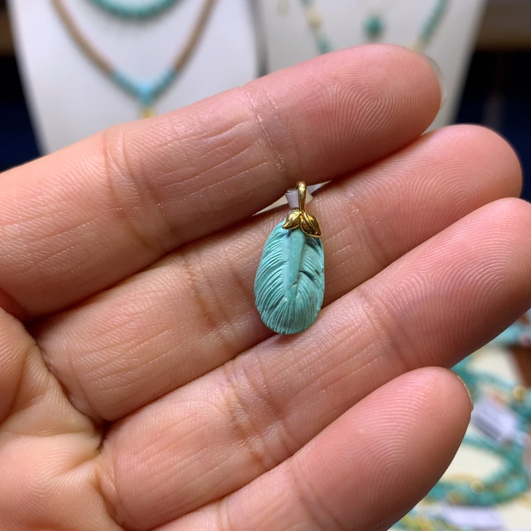 绿松石18K金镶嵌挂件