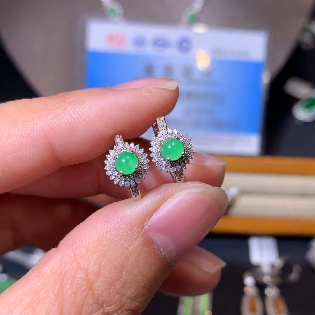 【闪购商品】翡翠吊坠(不含链)18K金镶嵌翡翠耳扣