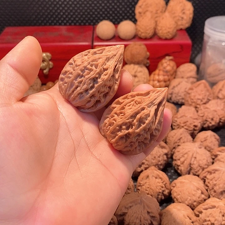 红樱枪核桃一对36左右