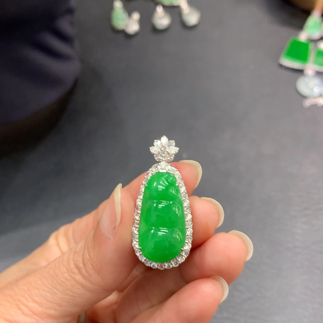翡翠18K金镶嵌吊坠(不含链)