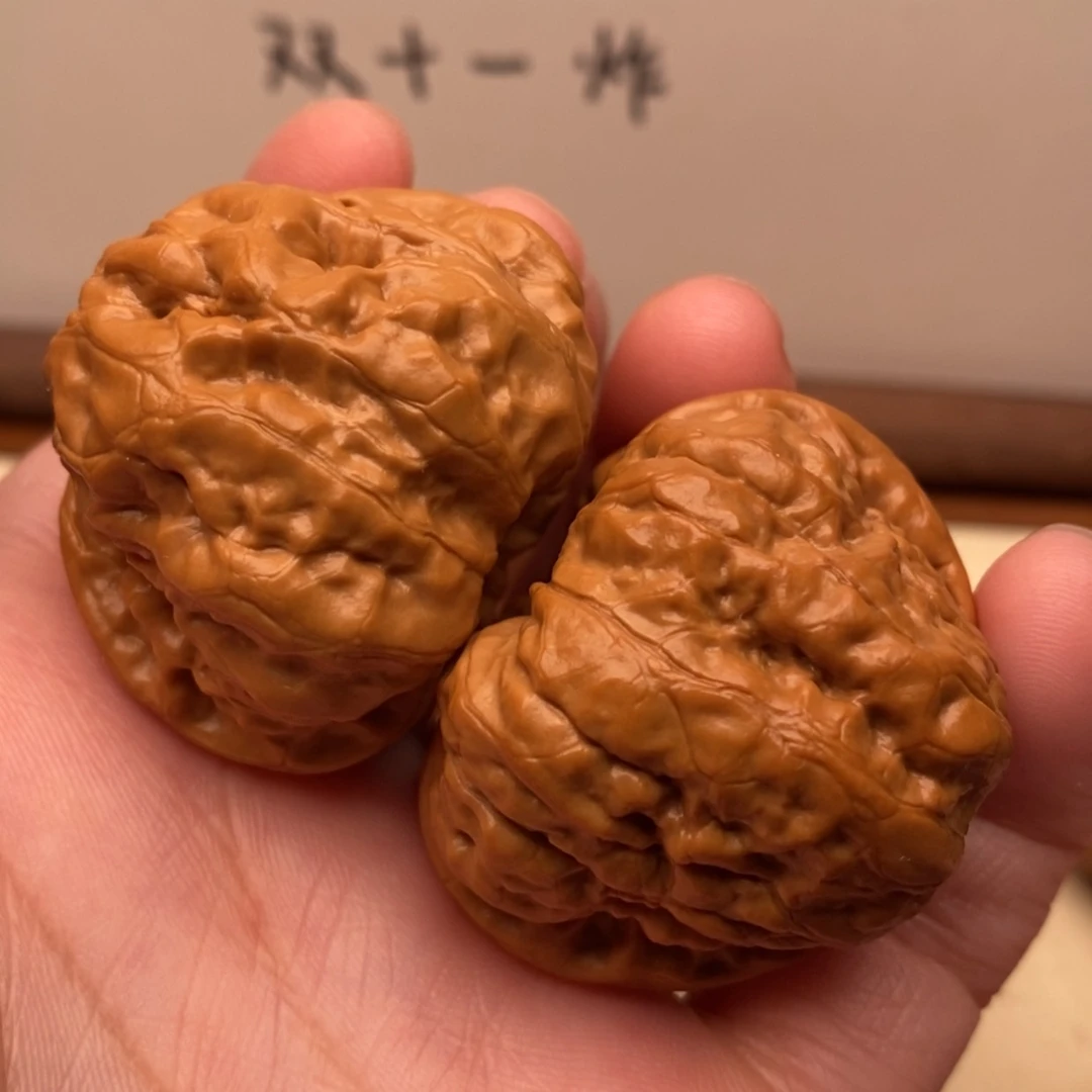 【闪购商品】把件文玩核桃边40左右