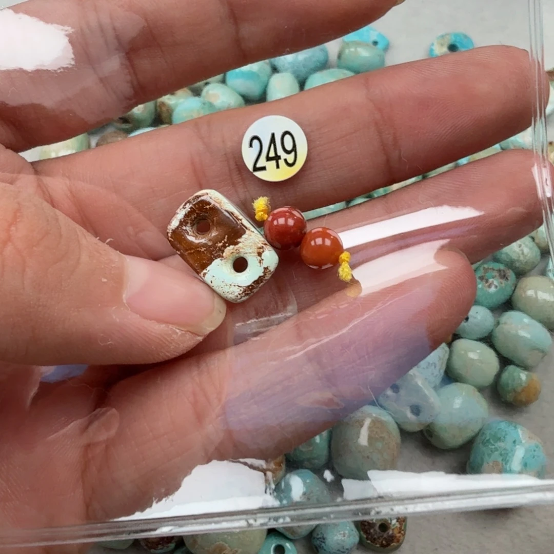 南红玛瑙未镶嵌珠宝奇石