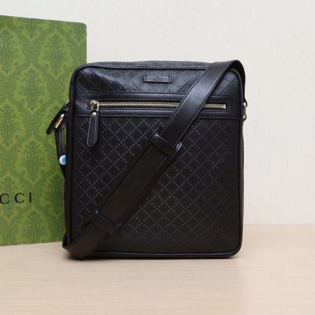 95新 GUCCI/古驰 【娇】皮标 单肩斜挎 邮差包26皮革C 金扣 786802