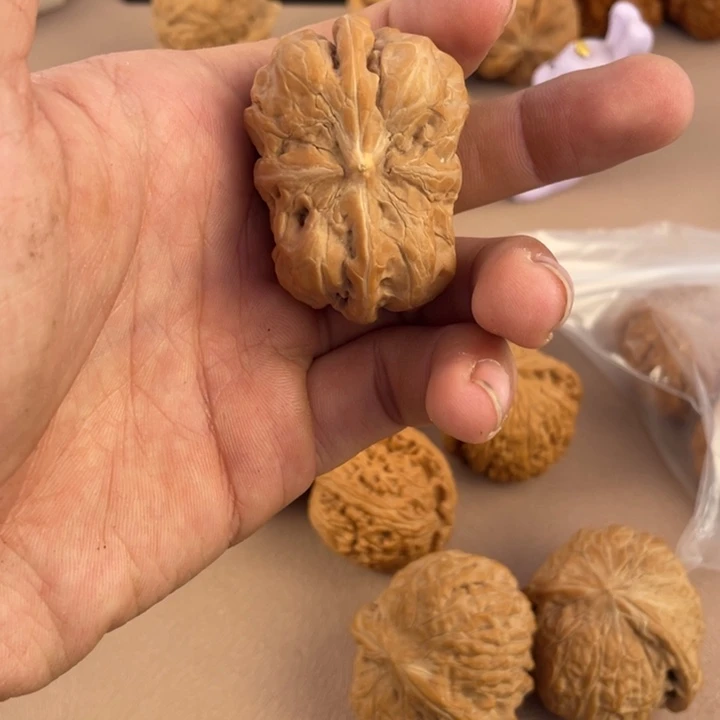 单只蛤蟆4棱文玩核桃