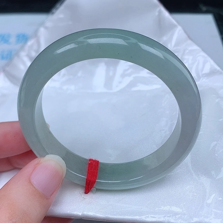 翡翠手镯未镶嵌天然
