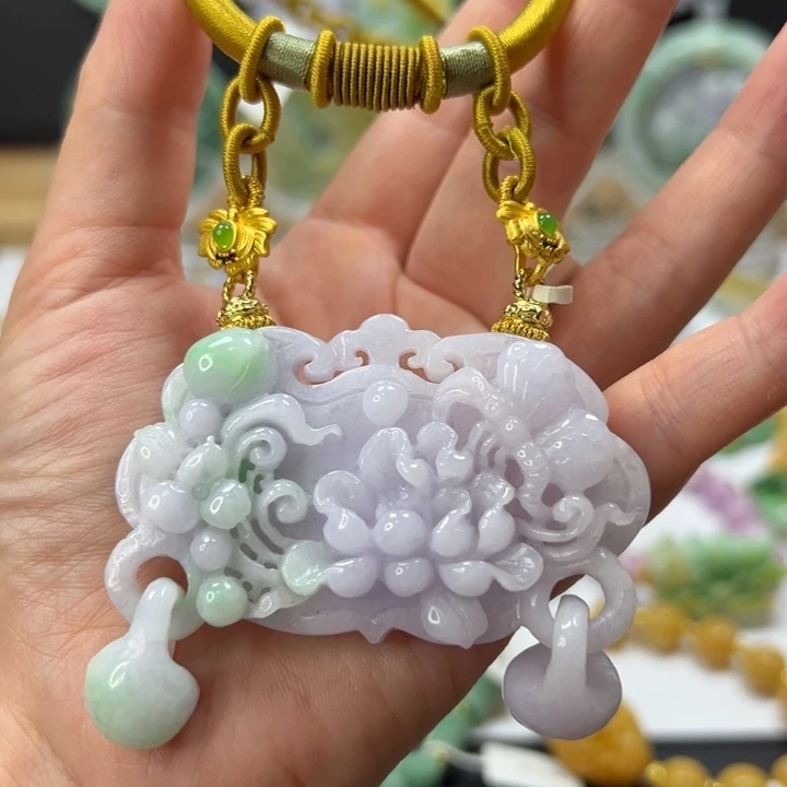 颈饰未镶嵌翡翠吊坠