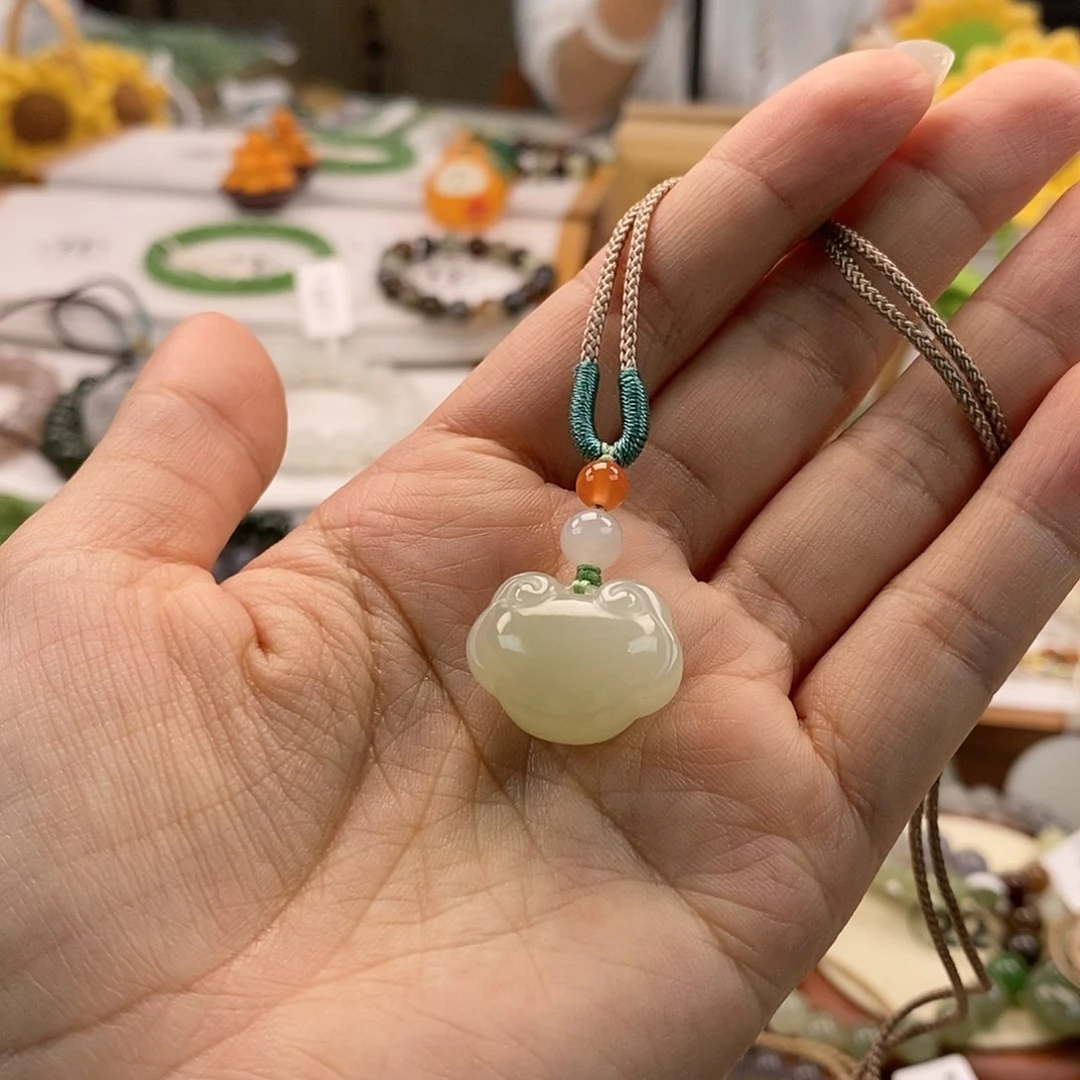 和田玉吊坠(不含链)未镶嵌熠**二