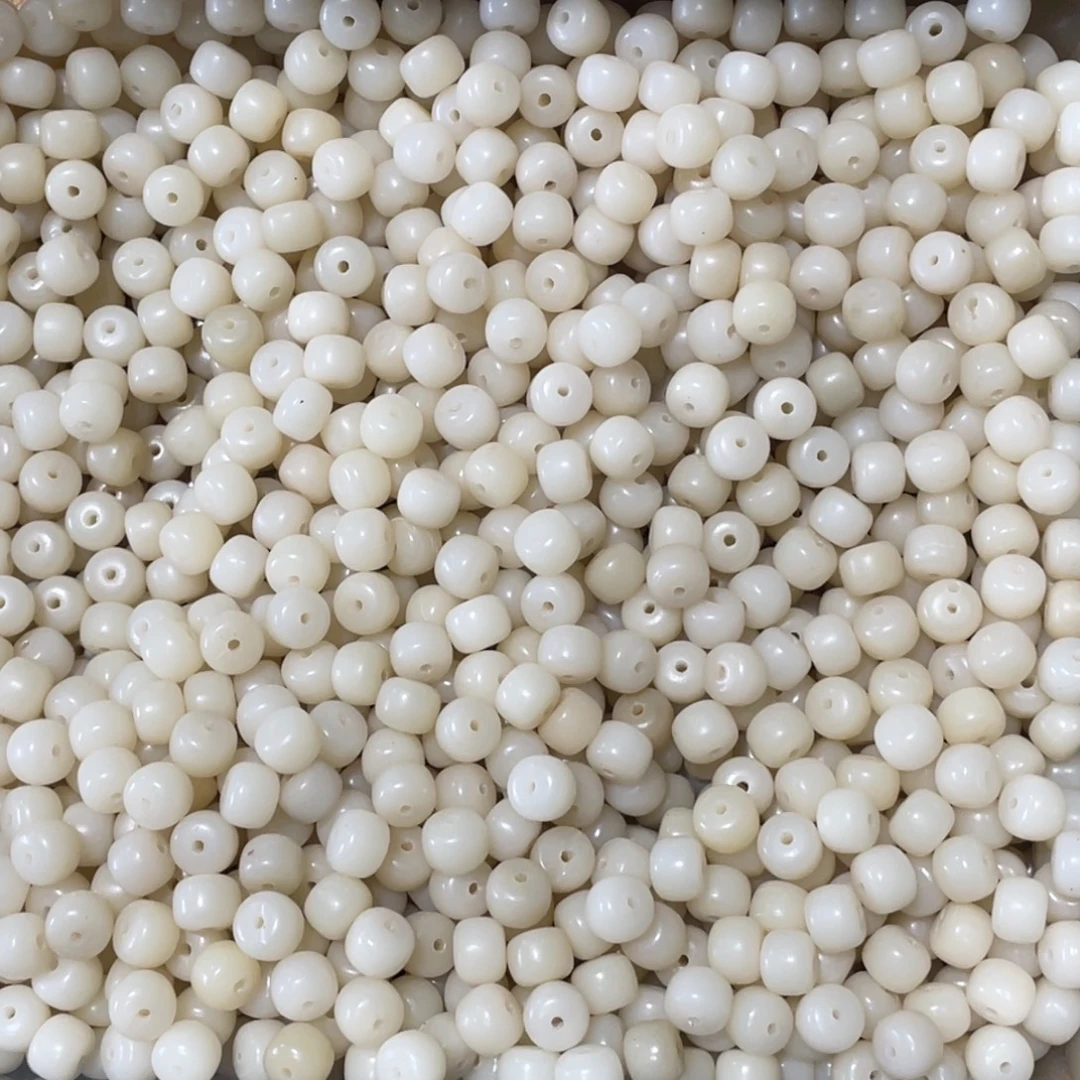 熊****菩提根白色150挑挑