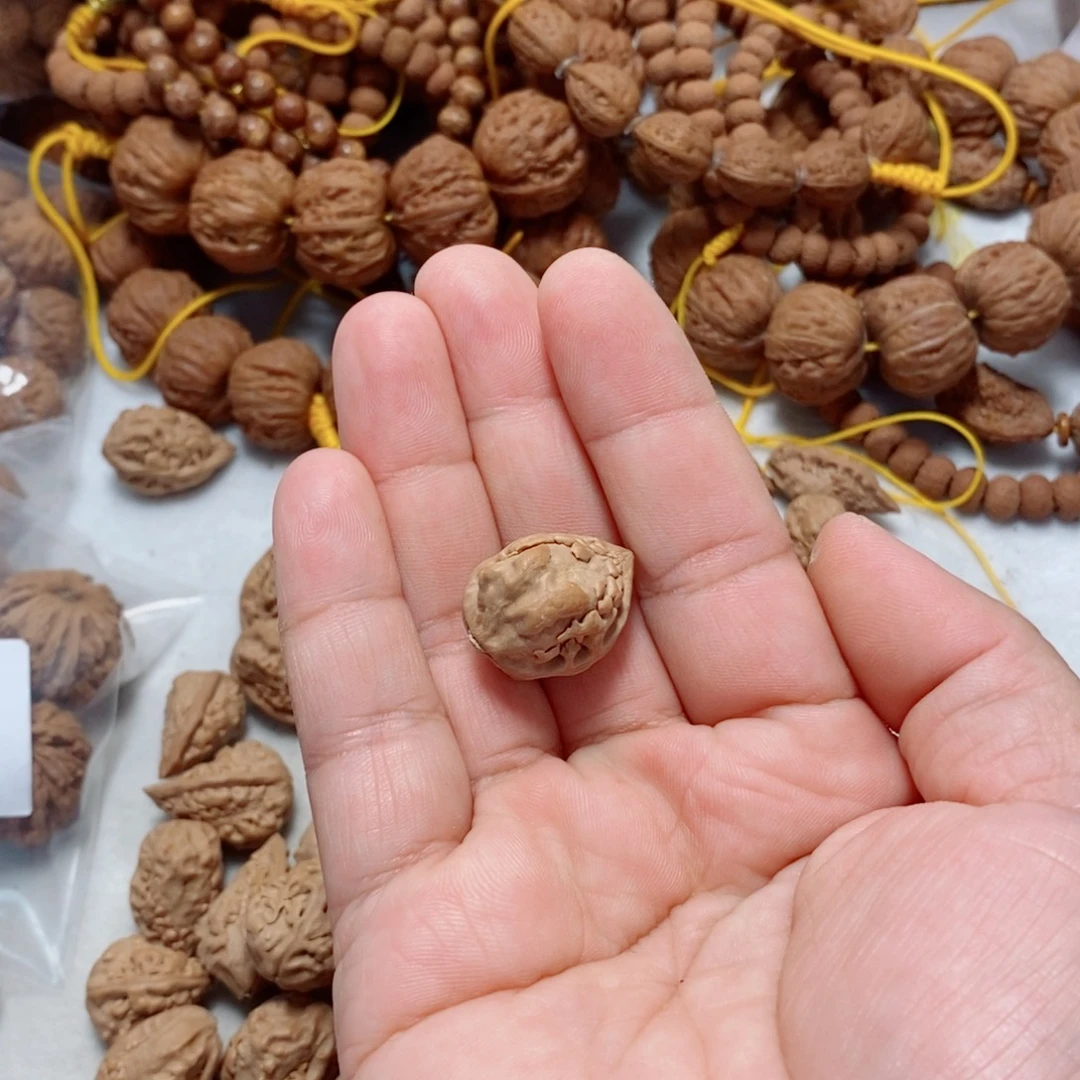 @***然吊坠文玩核桃麒麟角单颗