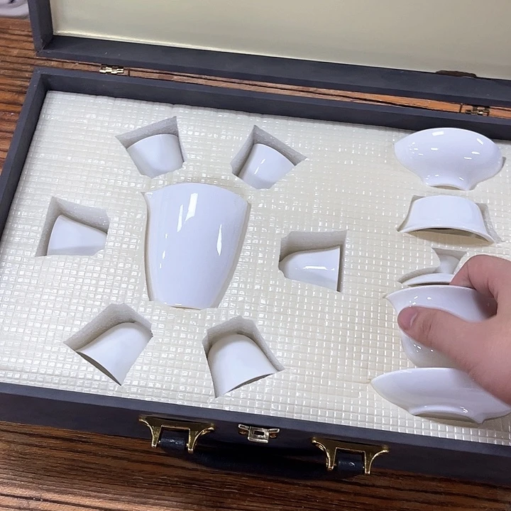 孤品茶具套装等。