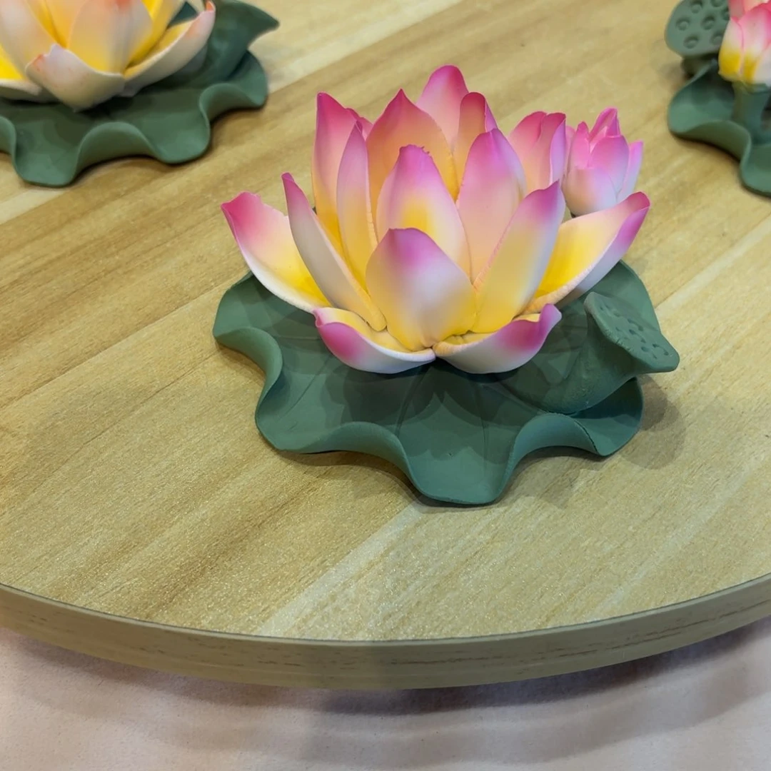 陶瓷莲花香插摆件