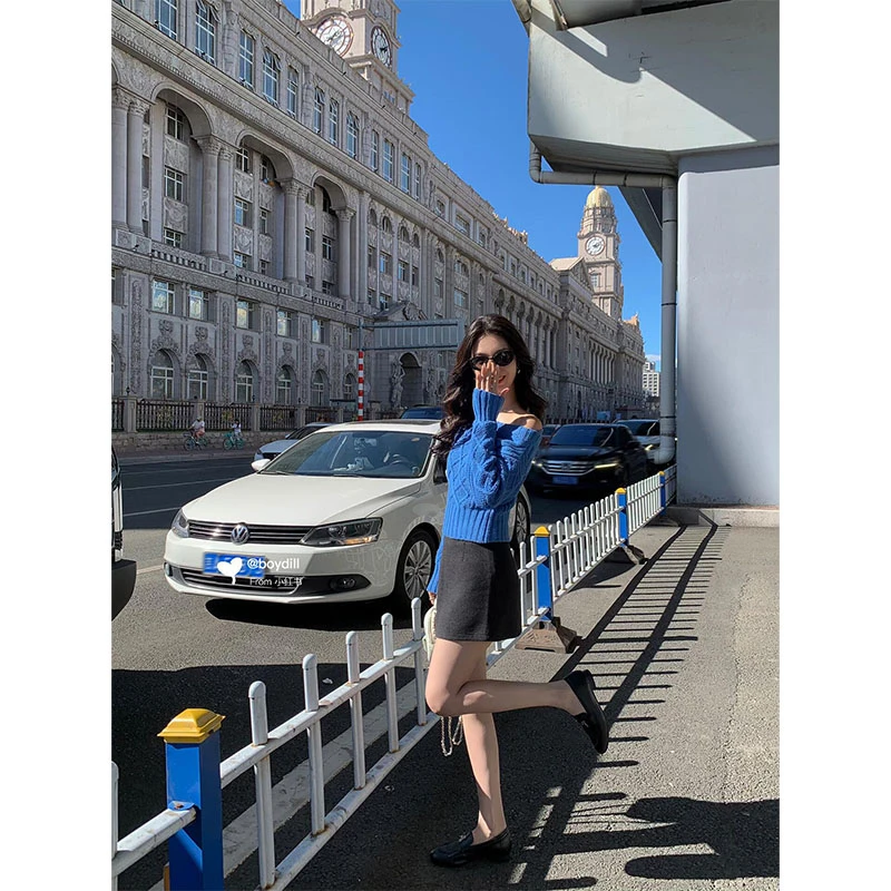 2025温柔风时尚套装休闲洋气露肩蓝色长袖毛衣上衣高腰修身半身裙