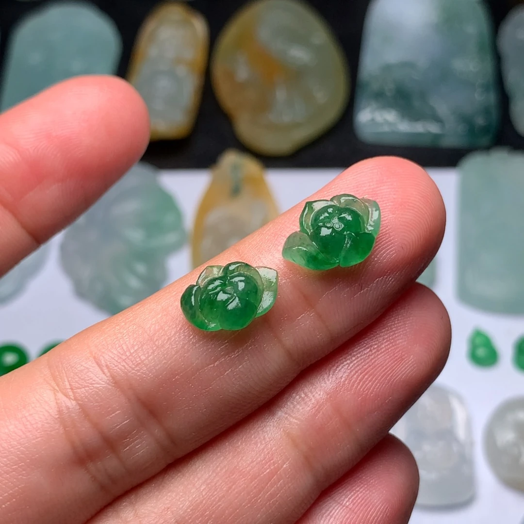 定制翡翠未镶嵌莲花