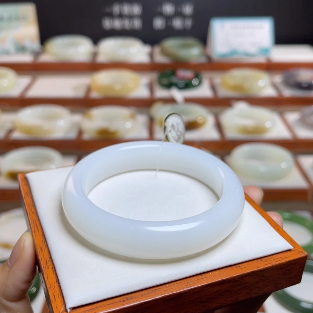 【闪购商品】未镶嵌手镯和田玉57*14*9.6