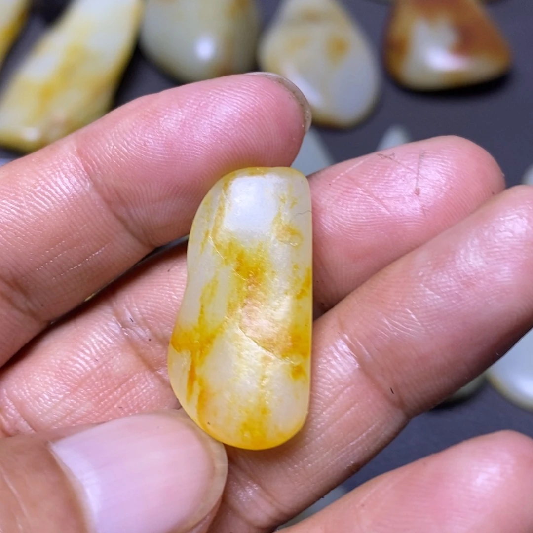 和田玉（糖玉）未镶嵌挂件