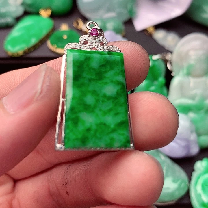 翡翠未镶嵌吊坠(不含链)