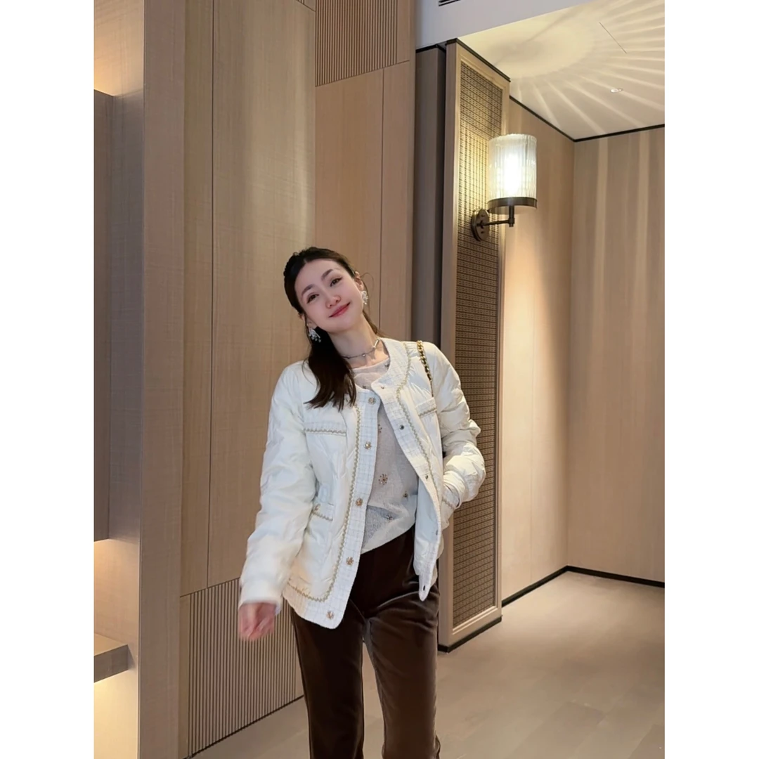 W·HAHA【心动瞬间】白色保暖白鸭绒宽松羽绒服外套10198