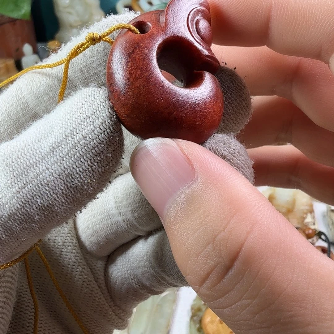 王***炸和田玉（糖玉）未镶嵌颈饰