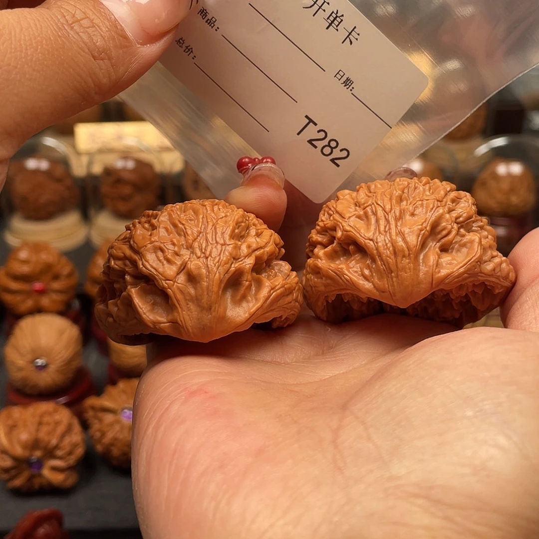 M***x文玩核桃把件蛇王48。282