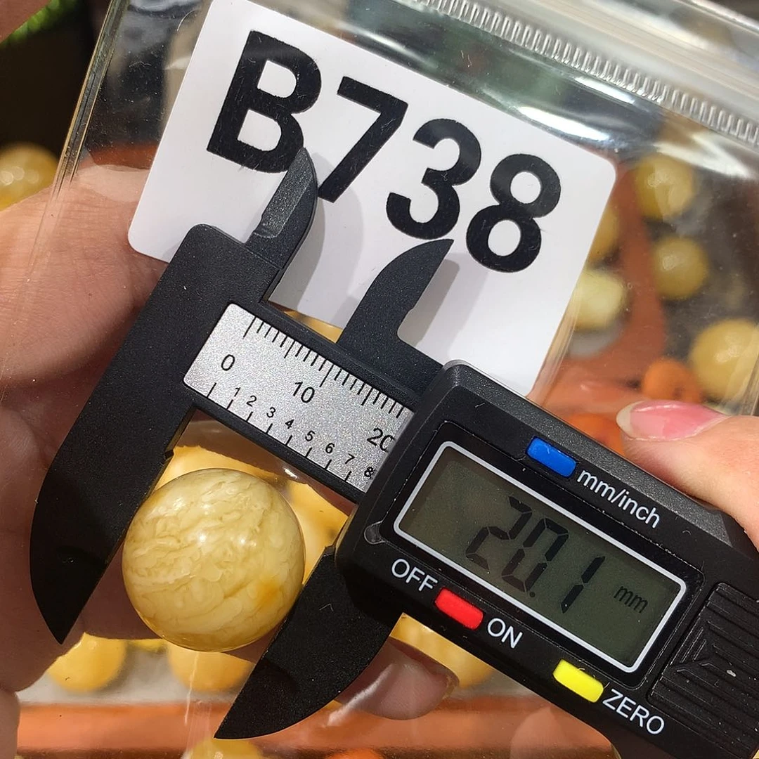 未镶嵌琥珀珠宝奇石
