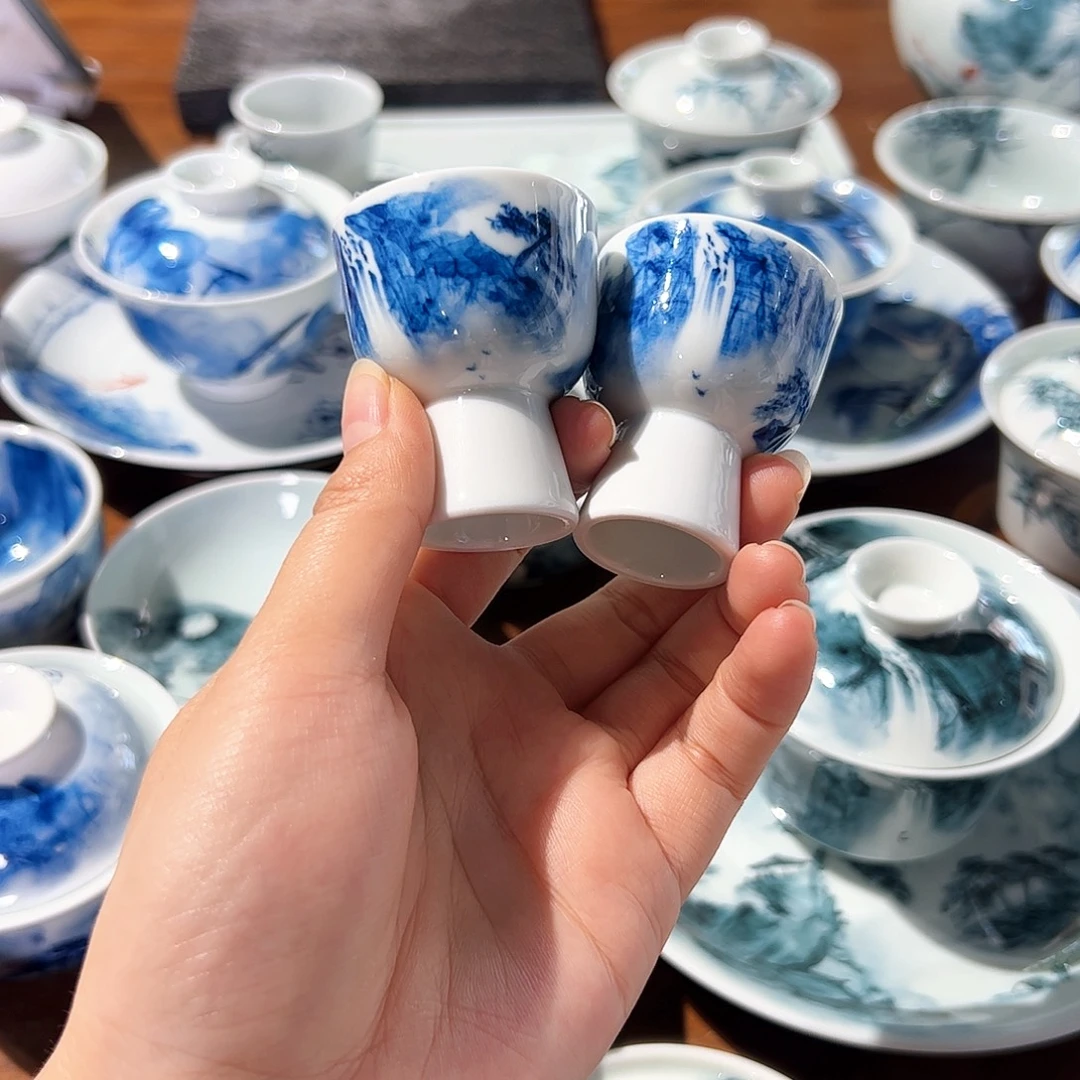 清***川青花手绘山水主人杯