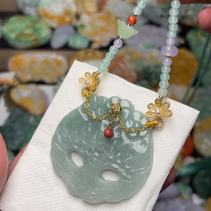 翡翠颈饰未镶嵌吊坠