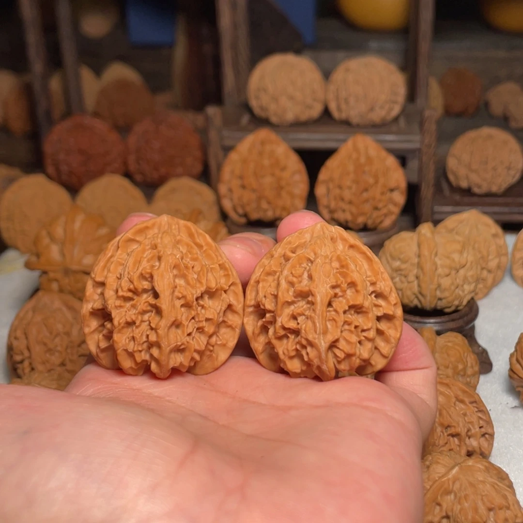 文玩核桃吊坠苹果园