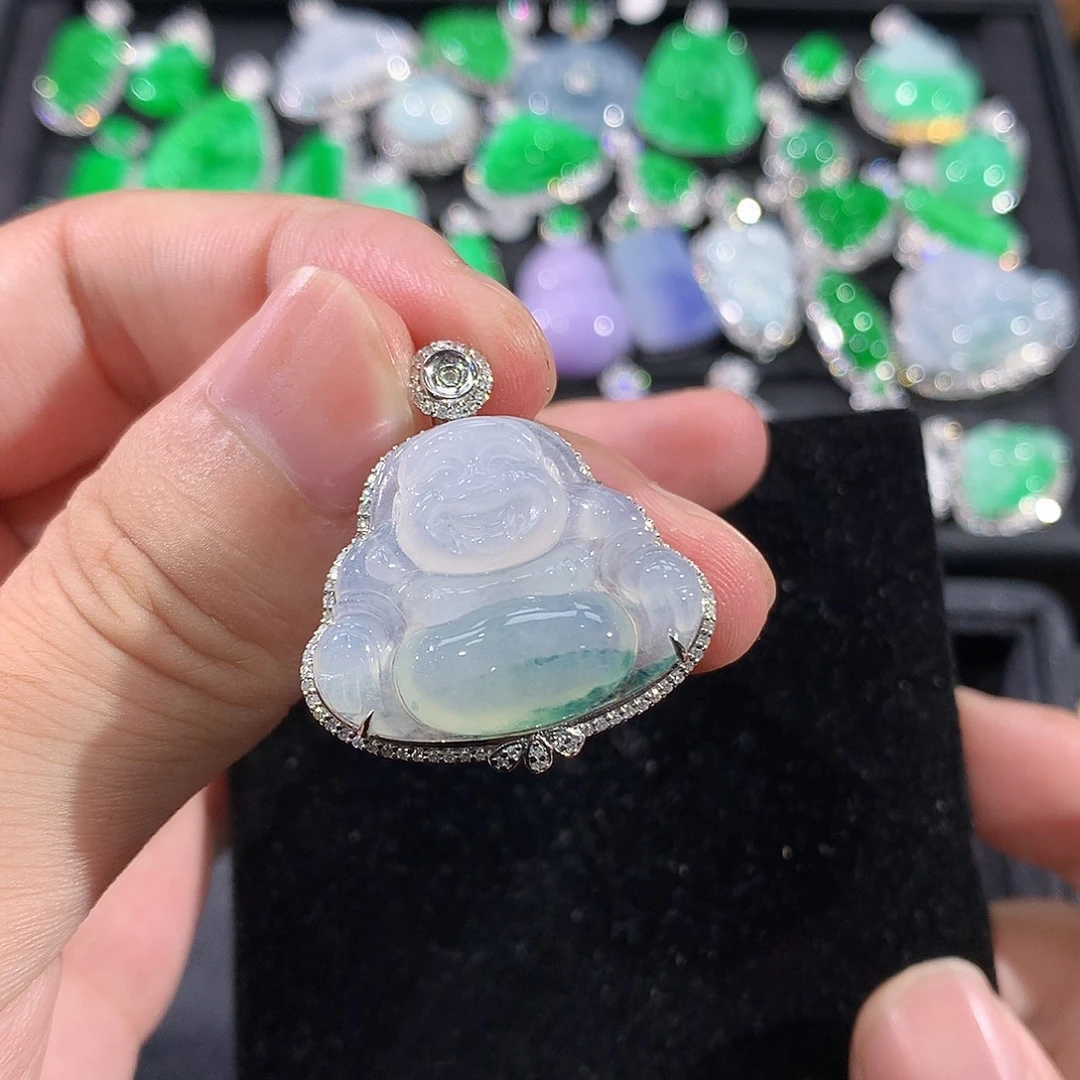 翡翠18K金镶嵌颈饰