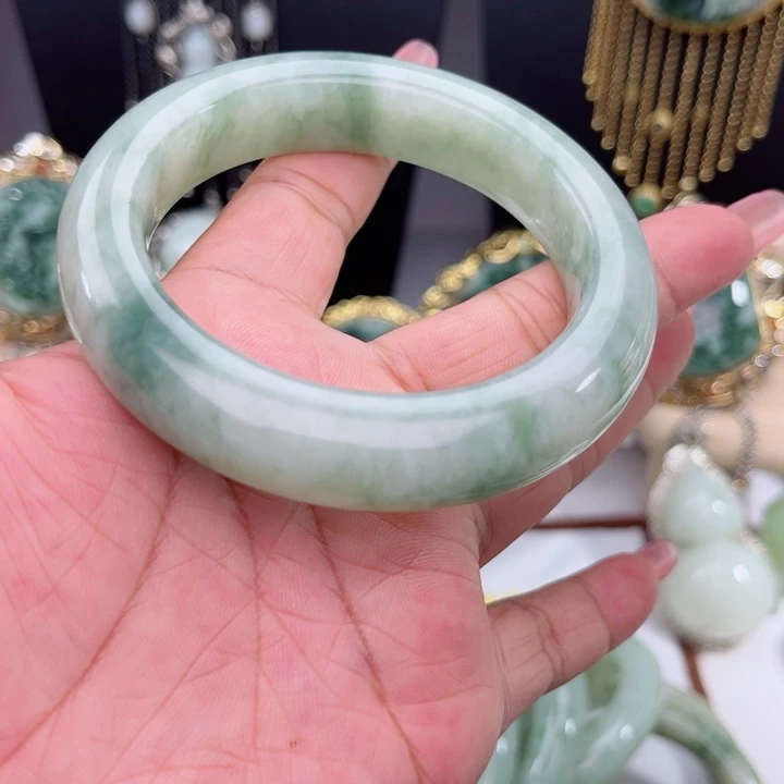 梅***1未镶嵌透闪石-蛇纹石玉手镯