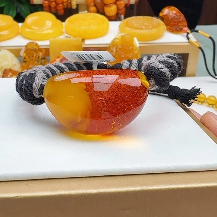 未镶嵌颈饰琥珀天然保真假一赔十
