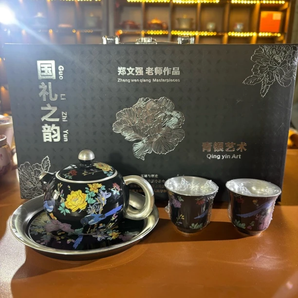 ZH888郑文强大师作品鎏银喜上眉梢刺绣套装